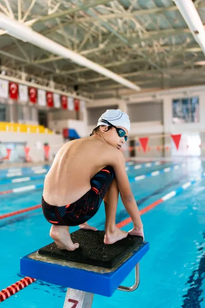 تدريب السباحة التجهيزي في الشروق